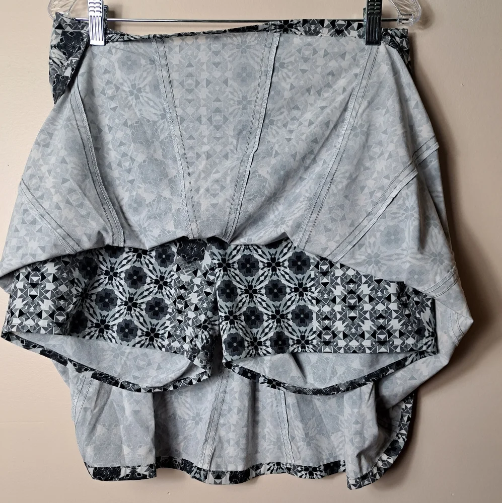 ATHLETA Whatever Size 8 Floral Print Skort  A Line Skirt Built In Shorts - Picture 6 of 12
